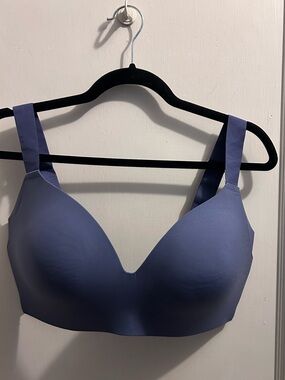 Le Mystere 360 Smooth Shape Bra Blue Wireless size 36E new without tags